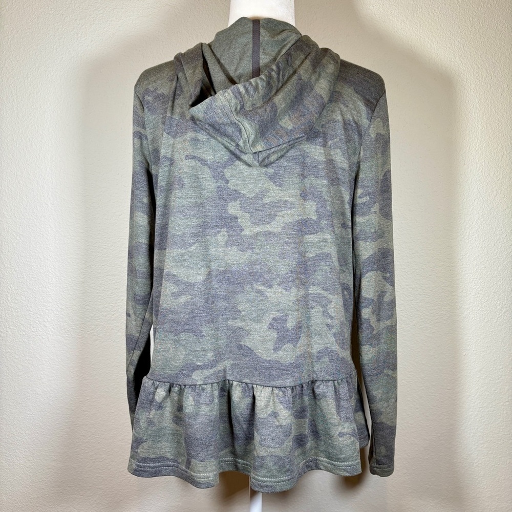 Splendid Camouflage Knit Hoodie with Ruffle Hem Size Medium - Picture 3 of 6